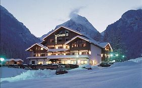 Hotel Tyrolia Malga Ciapela