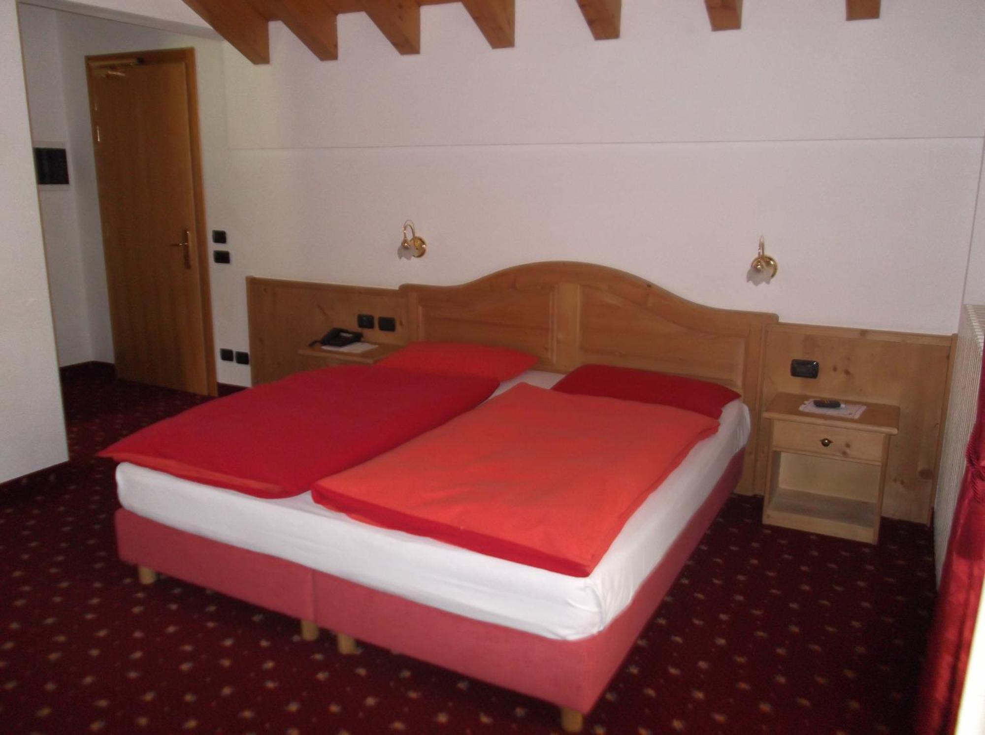 Hotel Tyrolia Malga Ciapela Esterno foto