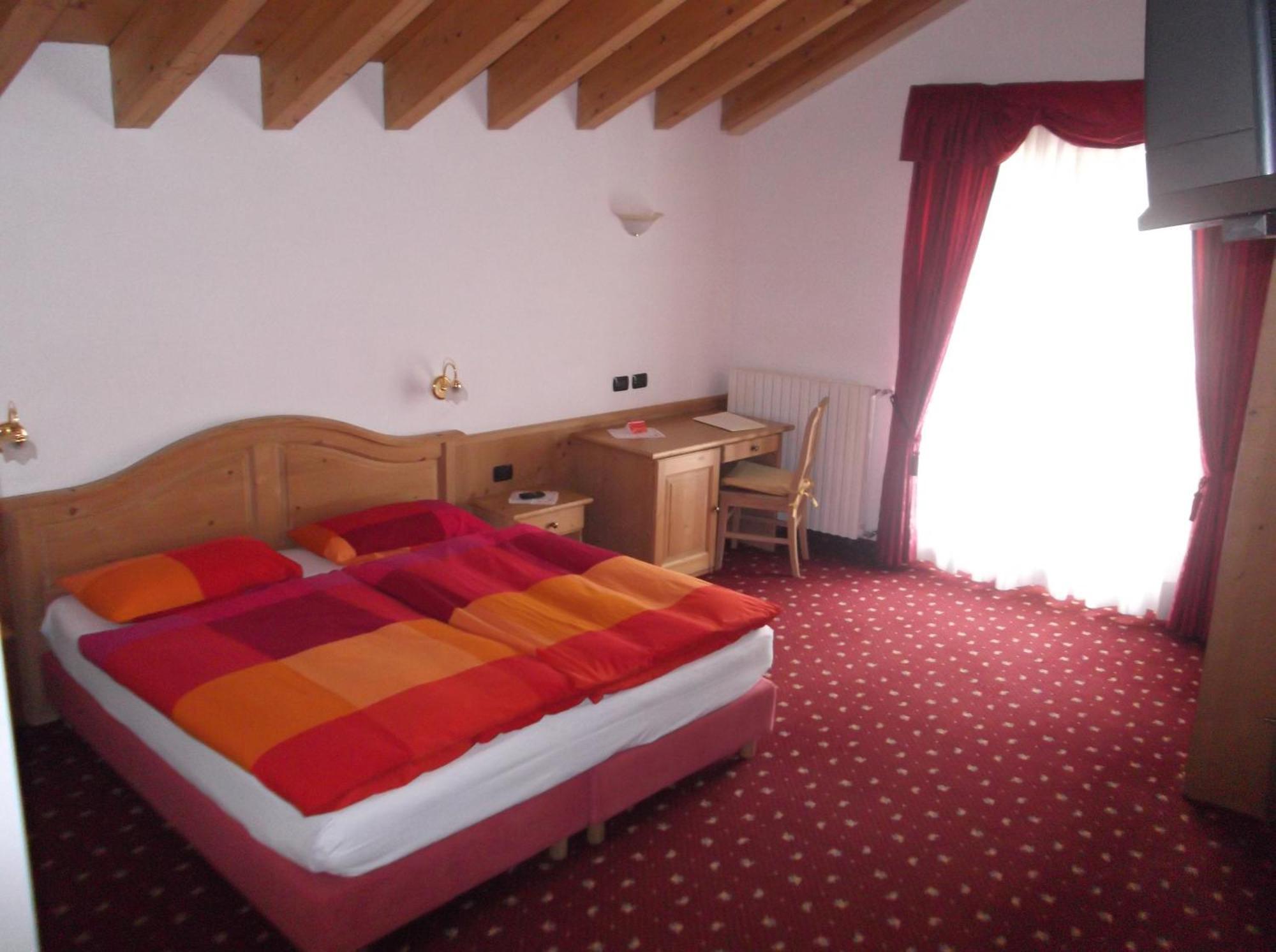 Hotel Tyrolia Malga Ciapela Esterno foto
