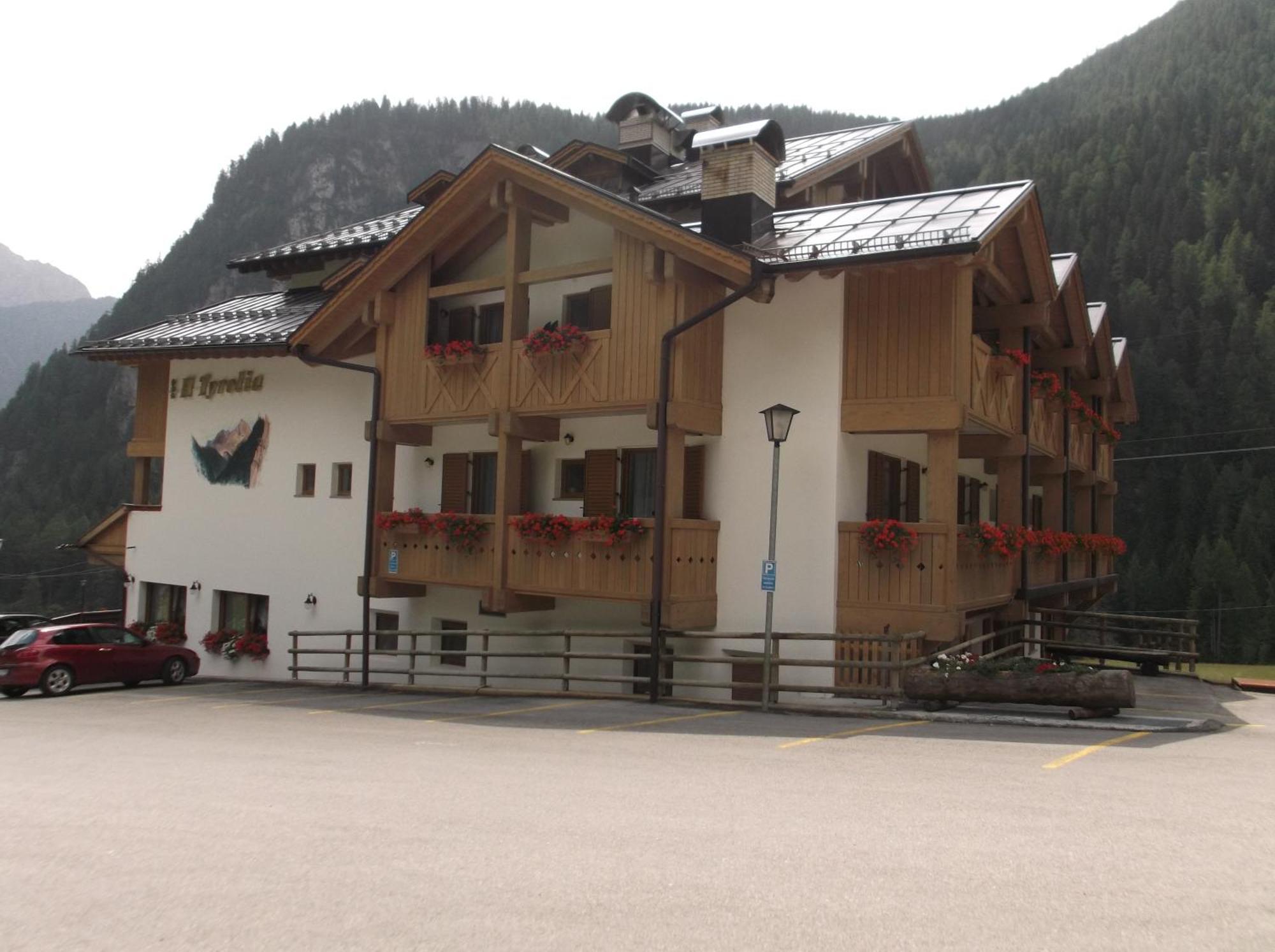 Hotel Tyrolia Malga Ciapela Esterno foto