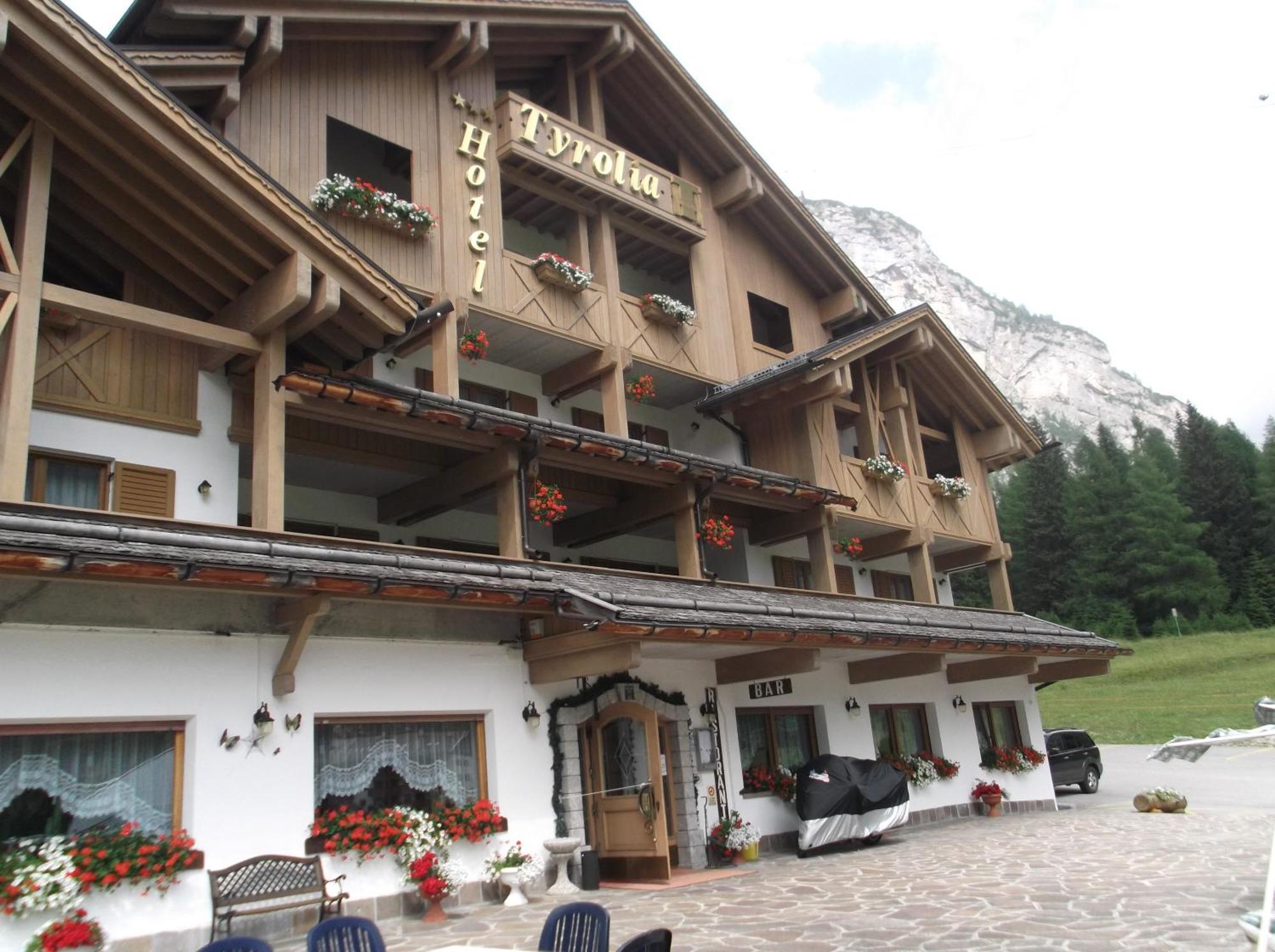 Hotel Tyrolia Malga Ciapela Esterno foto